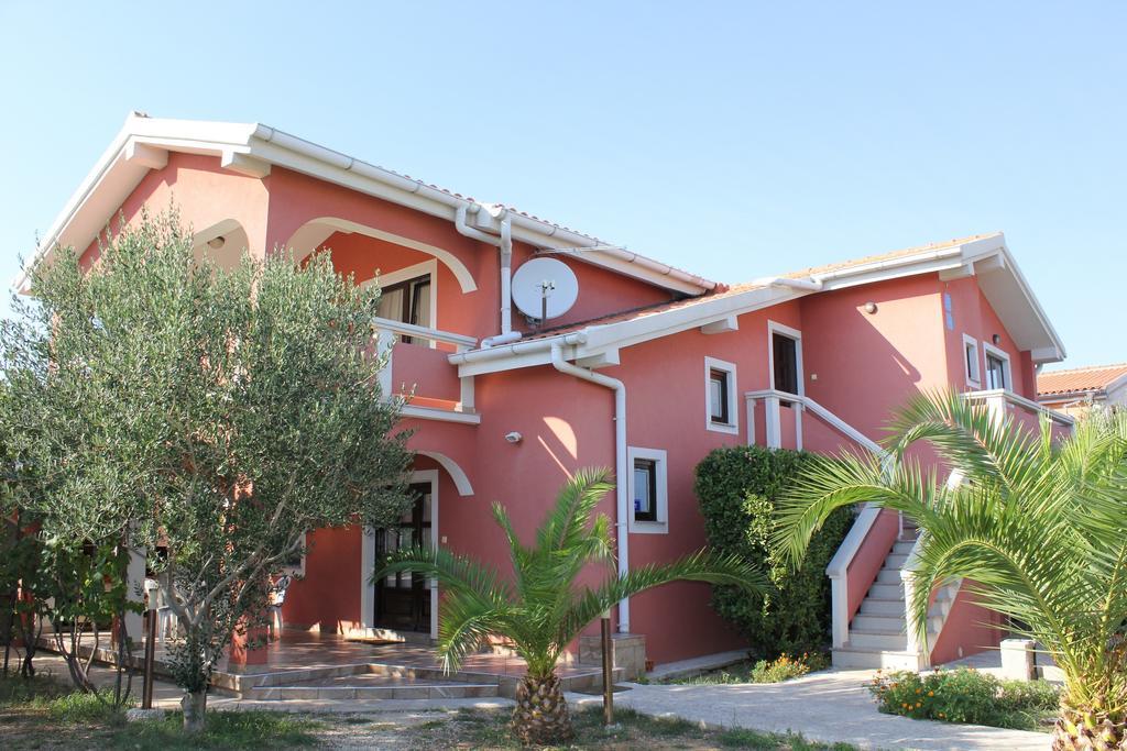 Apartments Puskaric Vir Exterior photo