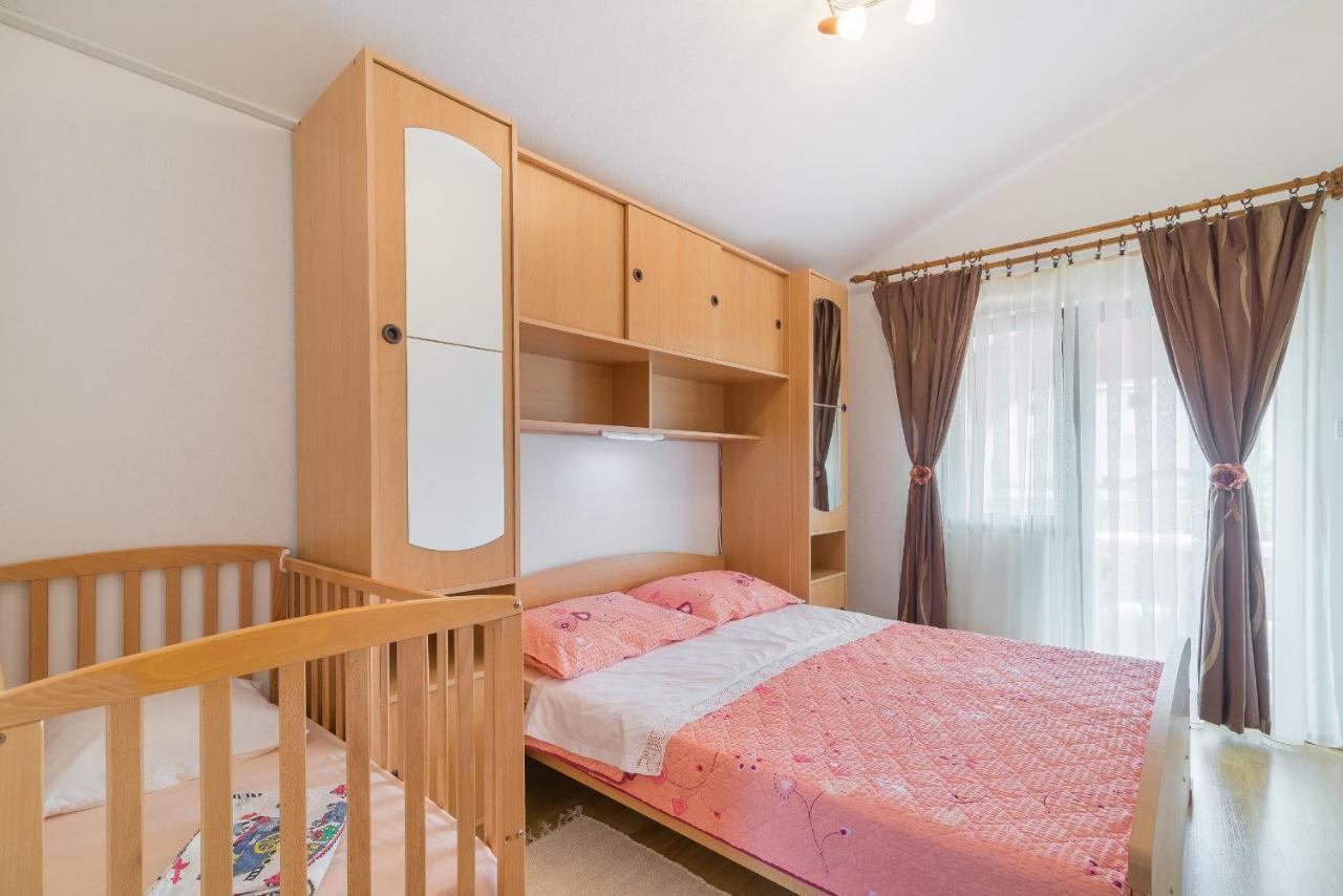 Apartments Puskaric Vir Exterior photo